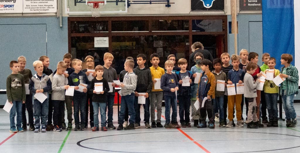 Foto von der Sportabzeichenverleihung 2022 - 1. Gruppe der männlichen Jugend