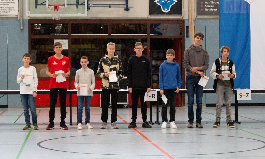 Foto von der Sportabzeichenverleihung 2022 - 3. Gruppe der männlichen Jugend